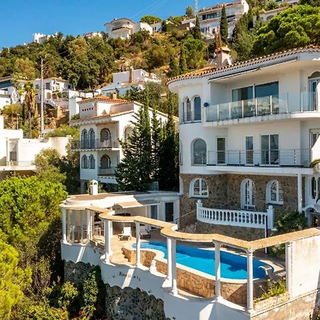 Mit Privatpool Fuer 8 Personen Ca 250 Qm In Roses, Costa Brava Golf De Holiday home Roses